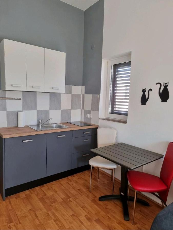Appartement Frida à Pula Extérieur photo